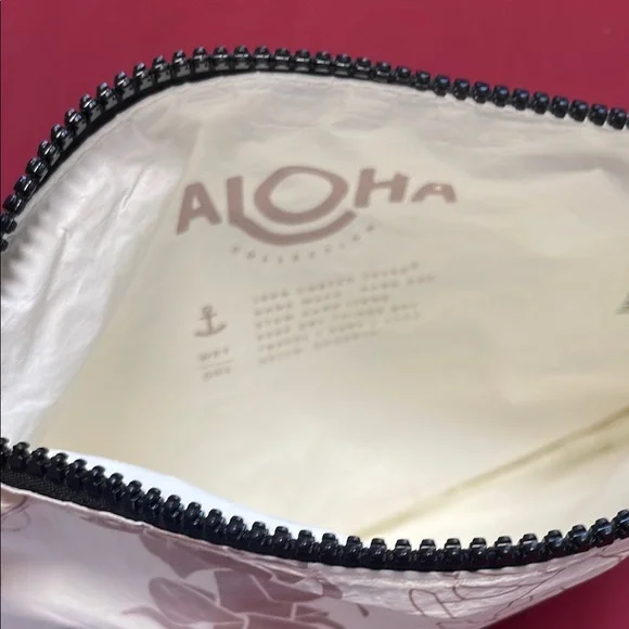 ALOHA Collection Small Pouch - Picture 3 of 3